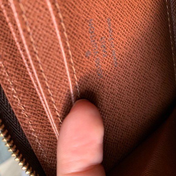 Luis Vuitton Zippy Coin Purse Monogram - Picture 7 of 15